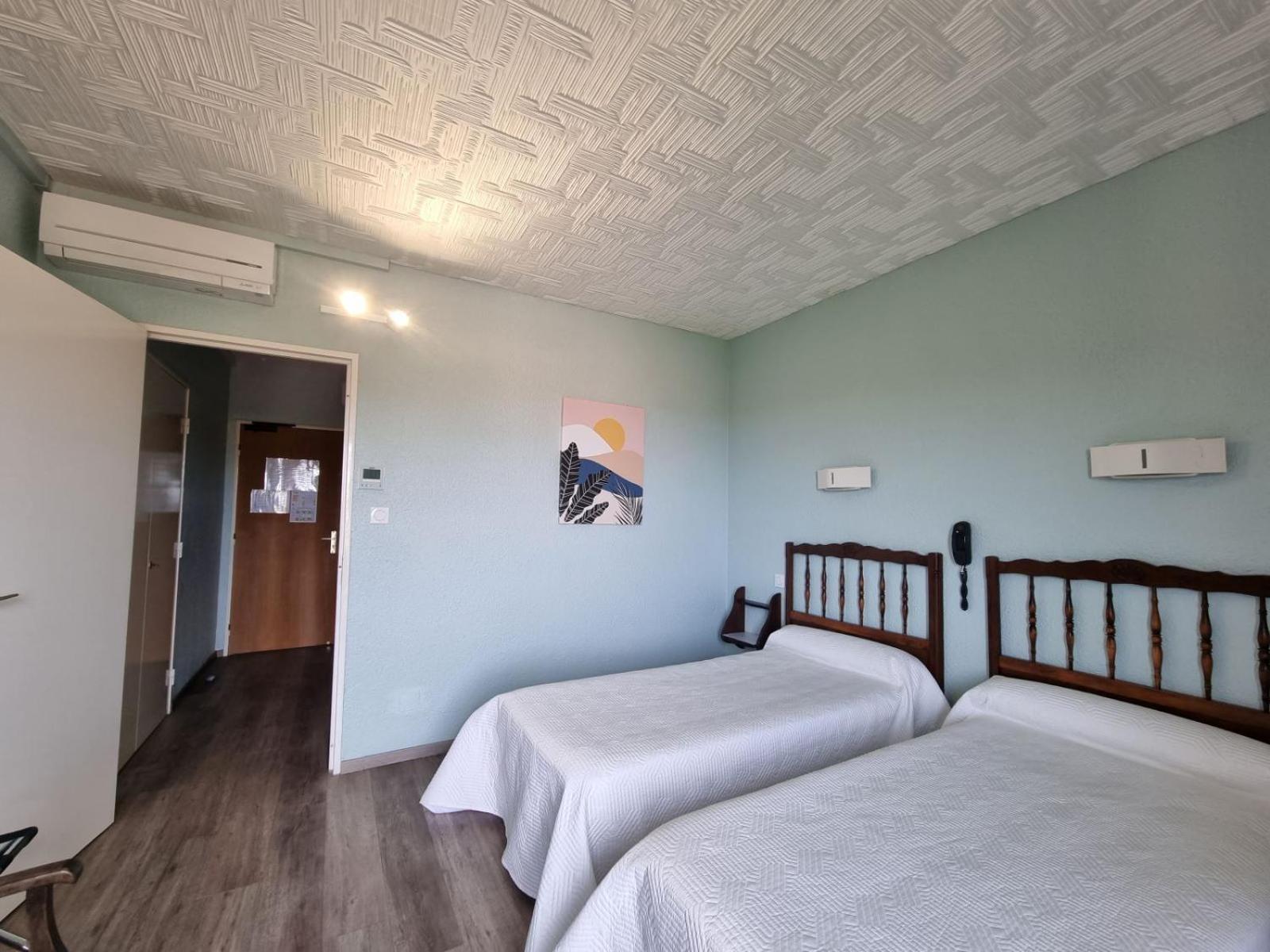 Hotel Ambeille Vue Mer กูลิอูร์ ภายนอก รูปภาพ