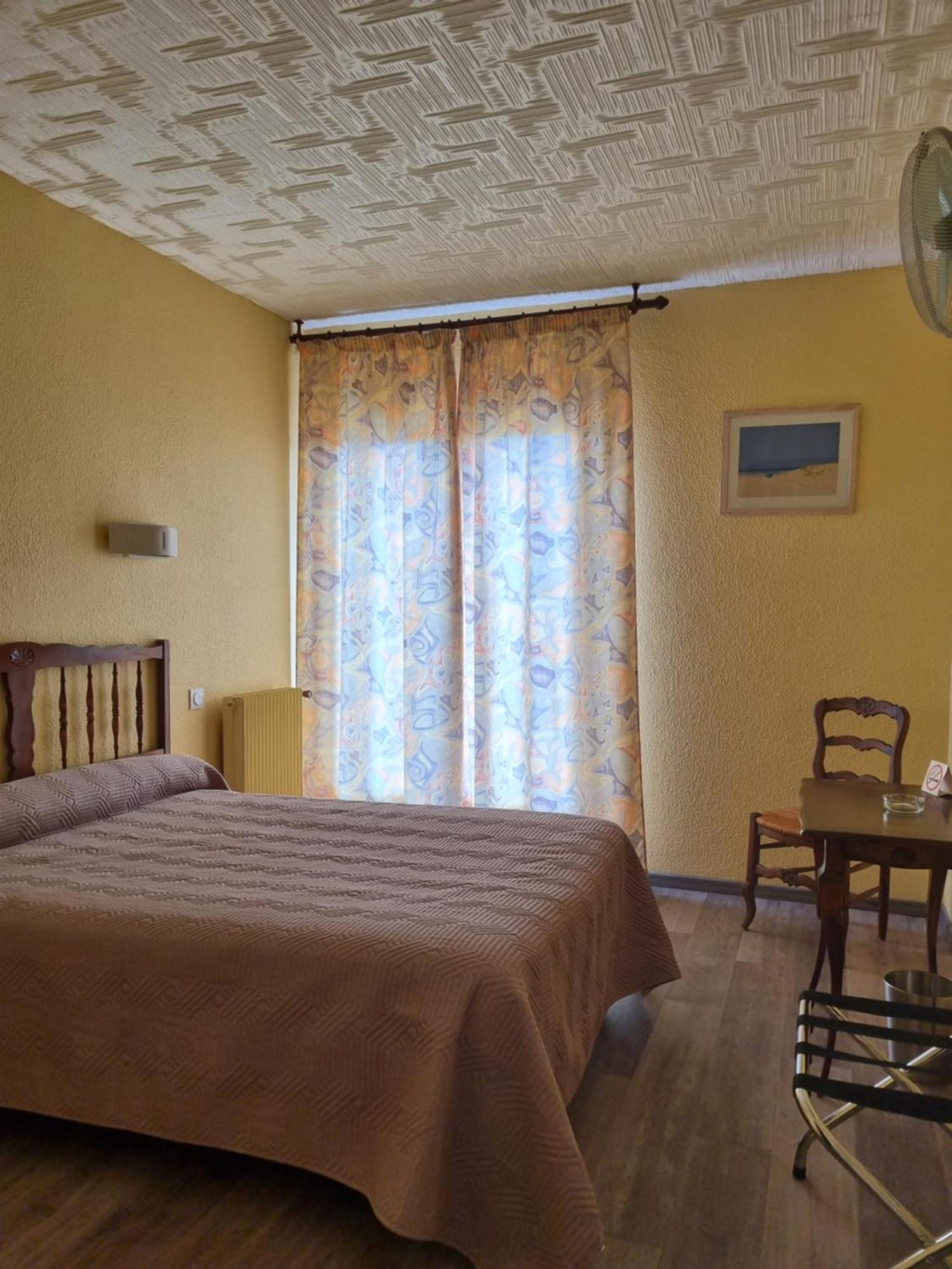 Hotel Ambeille Vue Mer กูลิอูร์ ภายนอก รูปภาพ